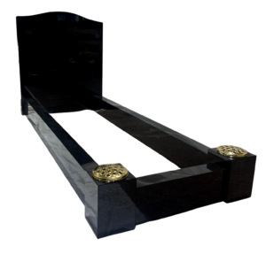 ogee top headstone with kerbs & vase posts – black granite
